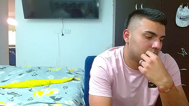 2ScarletandRyan8 online show from 12-18-24, 01:23