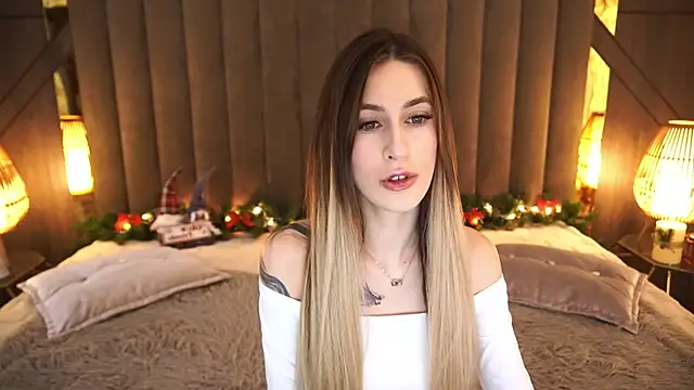 Snapshot of Sexy_Lava chatting on 12-28-24, 07:44 Sexy Lava online show from 12-28-24, 07:44