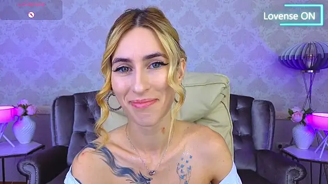 Snapshot of Sexy_Lava chatting on 09-18-25, 06:04 Sexy Lava online show from 09-18-25, 06:04
