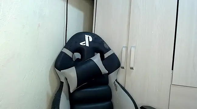 Snapshot of katery_wok11 chatting on 02-25-25, 03:42 katery wok11 online show from 02-25-25, 03:42