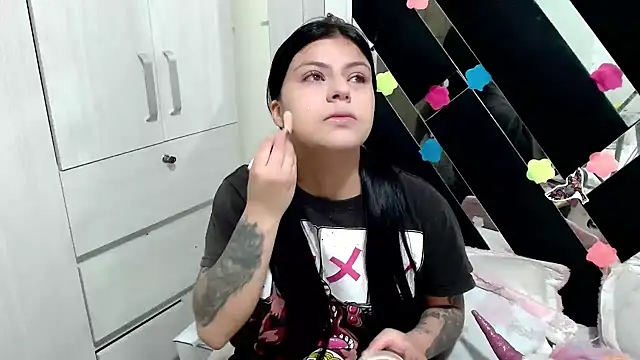 Snapshot of katery_wok11 chatting on 10-03-25, 05:10 katery wok11 online show from 10-03-25, 05:10