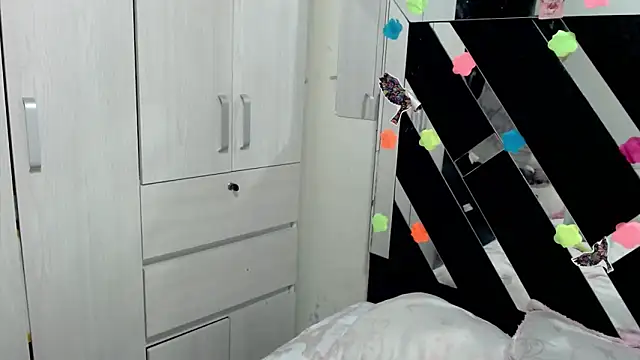 Snapshot of katery_wok11 chatting on 11-10-25, 12:09 katery wok11 online show from 11-10-25, 12:09