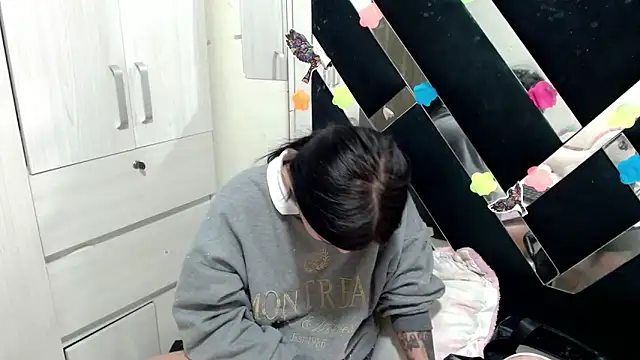 Snapshot of katery_wok11 chatting on 11-12-25, 07:03 katery wok11 online show from 11-12-25, 07:03