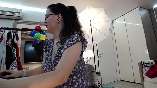 ILoveToFeelU online show from 01-14-25, 07:21