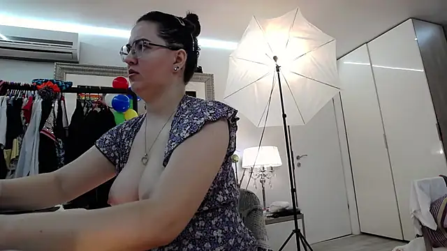 ILoveToFeelU online show from 01-28-25, 10:34