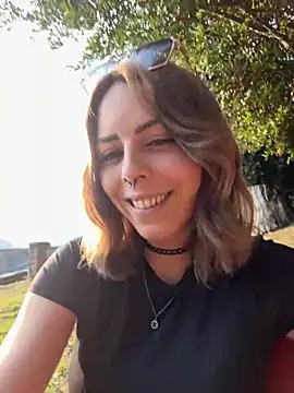 Snapshot of Mia_Railey chatting on 10-16-25, 03:13 Mia Railey online show from 10-16-25, 03:13