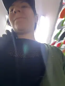 Snapshot of kim_monti chatting on 01-25-25, 02:04 kim monti online show from 01-25-25, 02:04