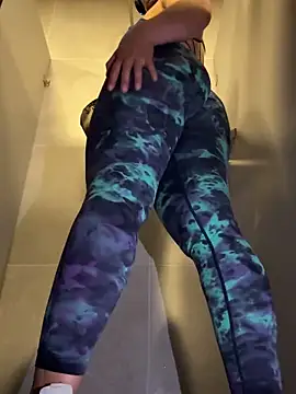 Snapshot of kim_monti chatting on 03-02-25, 06:19 kim monti online show from 03-02-25, 06:19