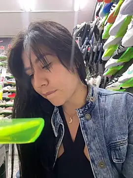 Snapshot of kim_monti chatting on 03-15-25, 02:03 kim monti online show from 03-15-25, 02:03