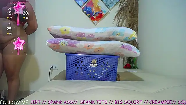 Snapshot of vegalaura__ chatting on 02-13-25, 01:29 vegalaura online show from 02-13-25, 01:29