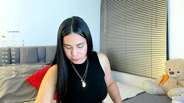 Gigi-bom online show from 03-25-26, 12:16