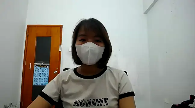 Snapshot of Michiko1 chatting on 02-04-25, 12:44 Michiko1 online show from 02-04-25, 12:44