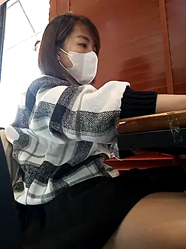 Snapshot of Michiko1 chatting on 02-15-25, 04:58 Michiko1 online show from 02-15-25, 04:58