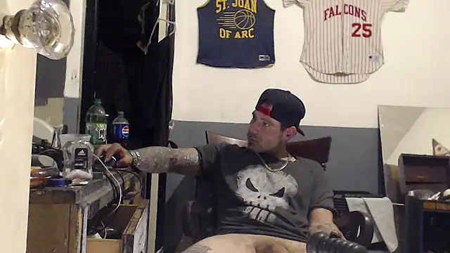 Snapshot of sledge901 chatting on 02-17-26, 12:07 sledge901 online show from 02-17-26, 12:07