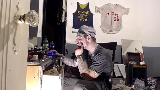 Snapshot of sledge901 chatting on 02-20-26, 08:05 sledge901 online show from 02-20-26, 08:05