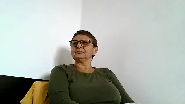 roseblak42 online show from 10-07-25, 12:24