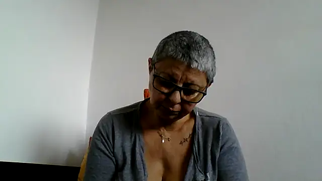 roseblak42 online show from 12-15-25, 09:57