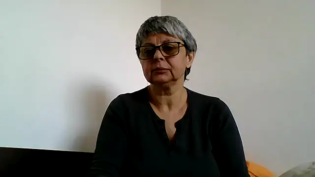 roseblak42 online show from 04-05-26, 08:00