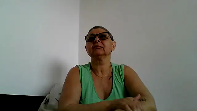 roseblak42 online show from 04-09-26, 08:31