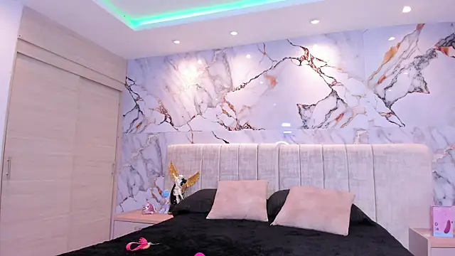 kiana cream online show from 11-05-25, 06:19