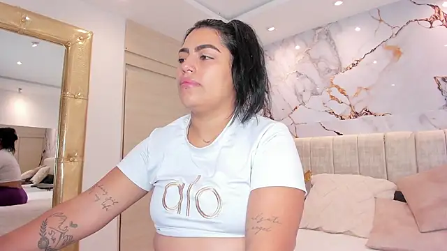 kiana cream online show from 11-22-25, 11:42