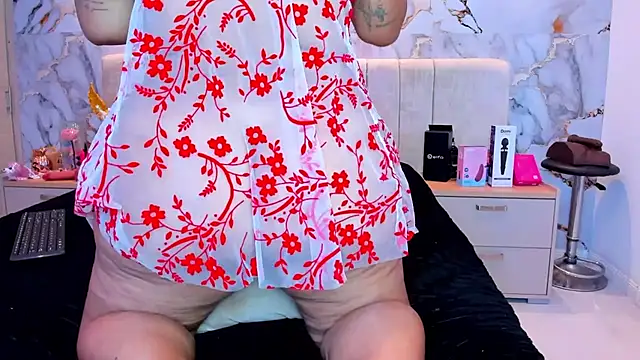 kiana cream online show from 04-05-26, 11:51