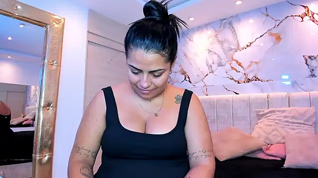 kiana cream online show from 04-13-26, 11:37