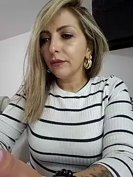  Abril-Office1 online show from 02-04-25, 07:22