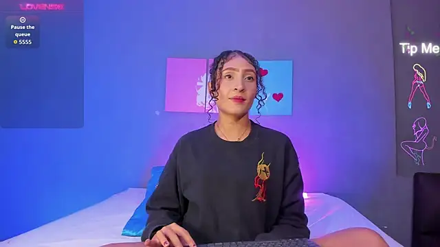 IsabellaSpencer online show from 11-20-25, 10:20