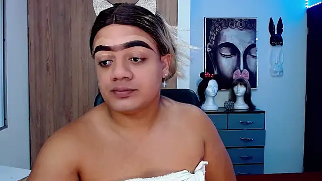 Amber bigcock22 online show from 09-19-25, 11:00