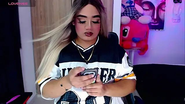 Amber bigcock22 online show from 10-01-25, 11:44