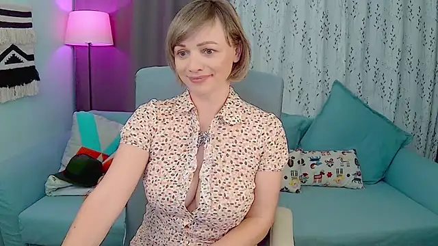 Snapshot of NandiSmile chatting on 11-15-25, 05:09 NandiSmile online show from 11-15-25, 05:09