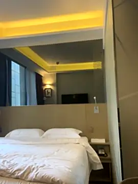 Snapshot of cokezero1668 chatting on 11-14-25, 04:22 cokezero1668 online show from 11-14-25, 04:22