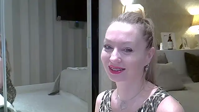 ZarinaSwift online show from 01-09-25, 04:30
