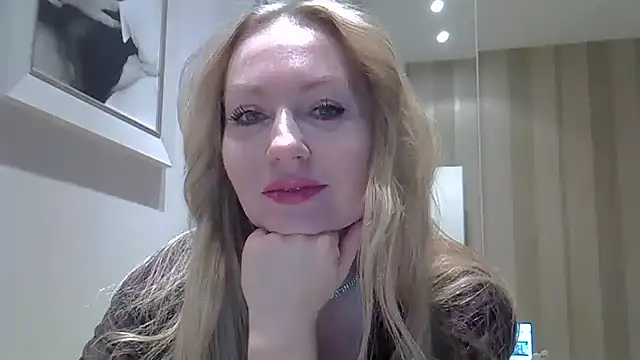 ZarinaSwift online show from 02-11-25, 04:44