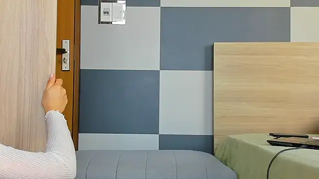 Kiera Thomas online show from 02-04-26, 06:41