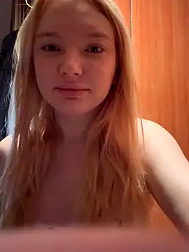 Snapshot of AmmyHot chatting on 10-27-25, 04:27 AmmyHot online show from 10-27-25, 04:27