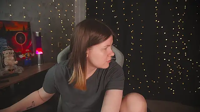 cuteamberlyyy online show from 10-19-25, 03:29