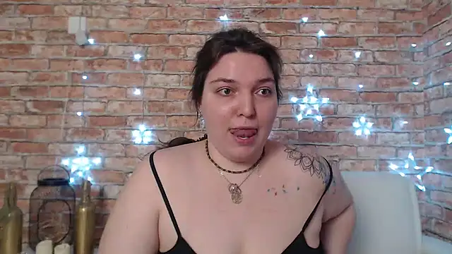 Amelia Kiss  online show from 01-29-25, 06:54