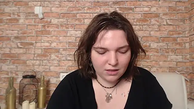 Amelia Kiss  online show from 02-13-25, 03:50