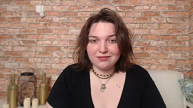 Amelia Kiss  online show from 02-20-25, 03:45