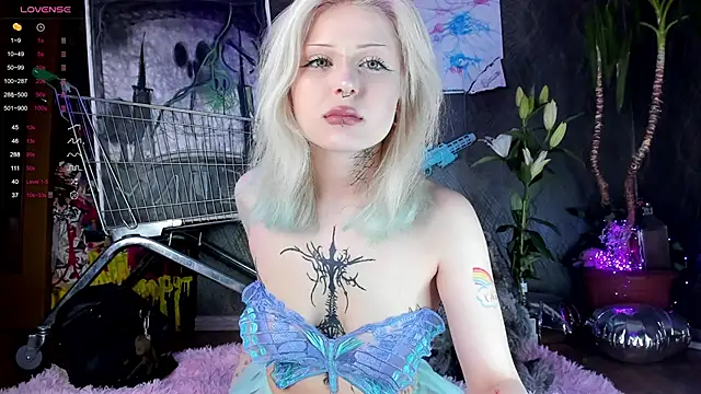 Snapshot of little_grinch666 chatting on 01-31-25, 08:54 little grinch666 online show from 01-31-25, 08:54