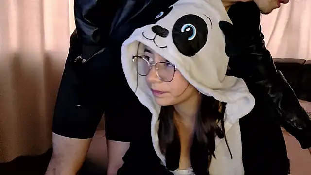 Snapshot of Alaia_sam chatting on 03-19-25, 12:12 Alaia sam online show from 03-19-25, 12:12