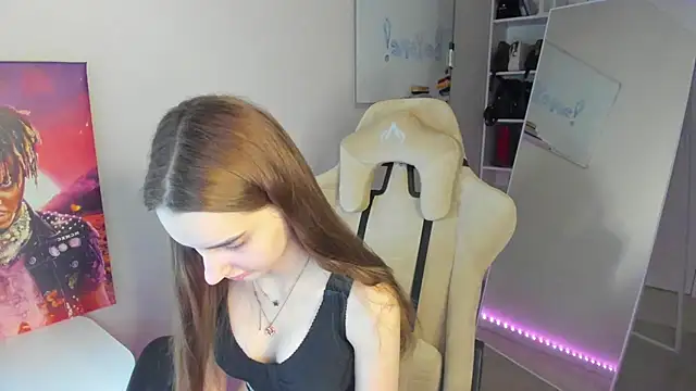   SilviaAbby   online show from 01-03-25, 01:25