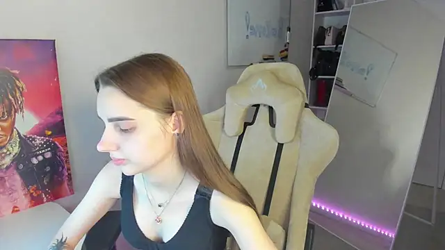   SilviaAbby   online show from 01-04-25, 01:21