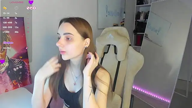   SilviaAbby   online show from 01-04-25, 12:05