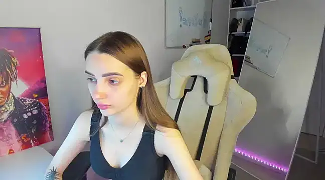   SilviaAbby   online show from 01-12-25, 12:23