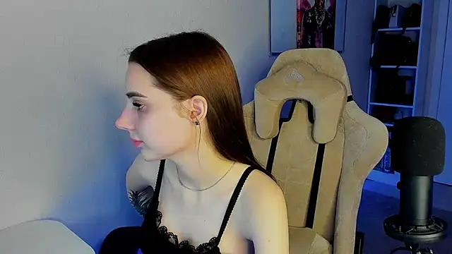   SilviaAbby   online show from 03-05-25, 09:04