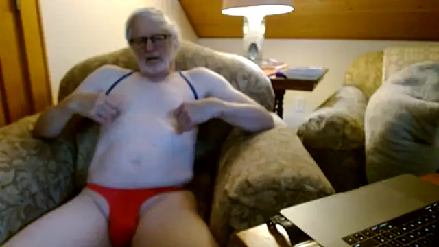 Snapshot of stripfun23 chatting on 10-16-25, 08:10 stripfun23 online show from 10-16-25, 08:10