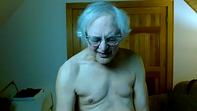 Snapshot of stripfun23 chatting on 11-01-25, 01:29 stripfun23 online show from 11-01-25, 01:29